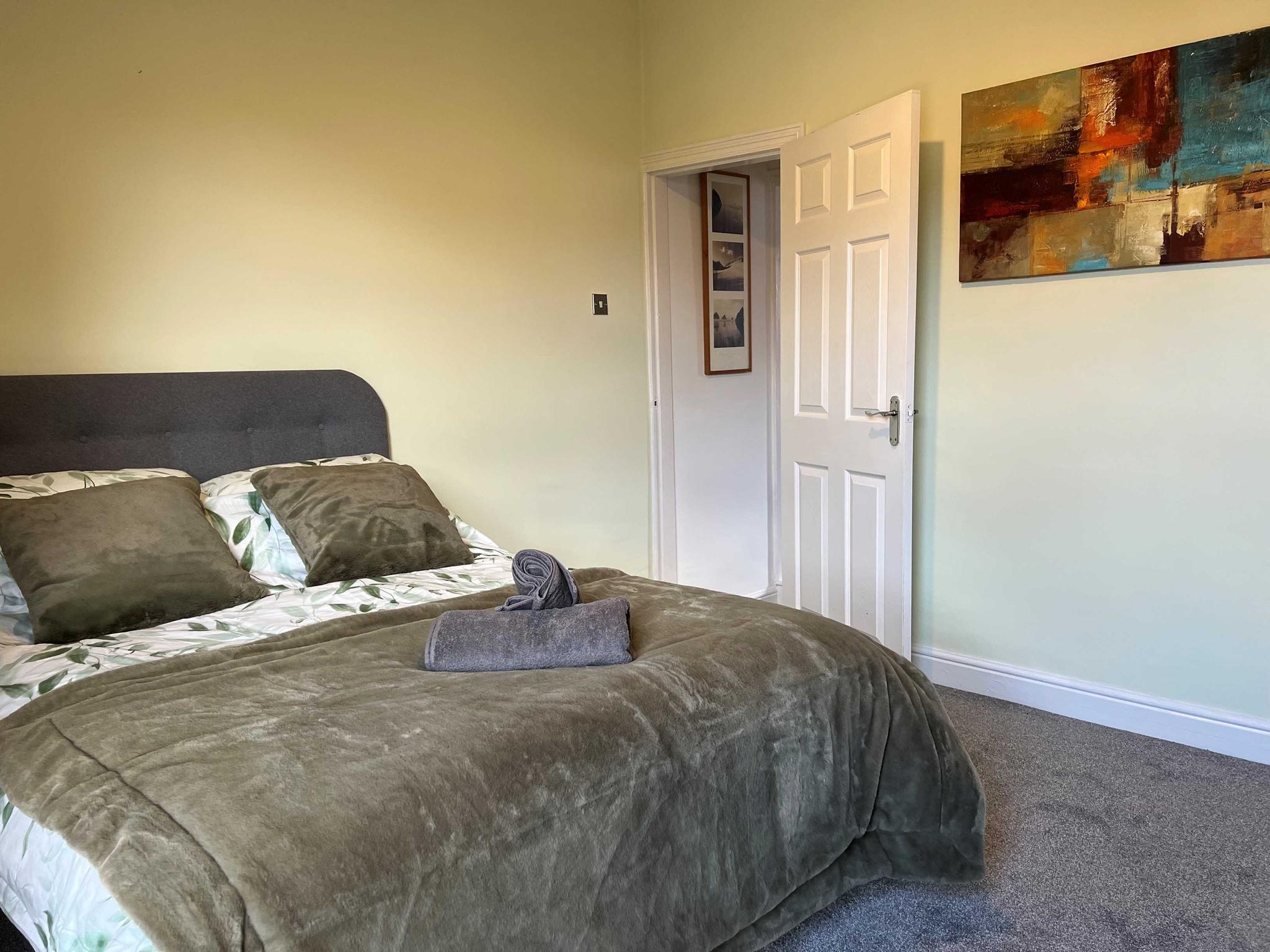 Spacious 2-Bedroom House In Stockton Heath With Free WiFi By Amazing Spaces Relocations Ltd.5